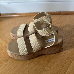 NEW Steve Madden platform sandals